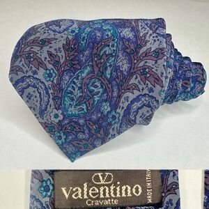 Vintage VALENTINO CRAVATTE Authentic Blue Purple Paisley Classic Silk Tie 3.25”